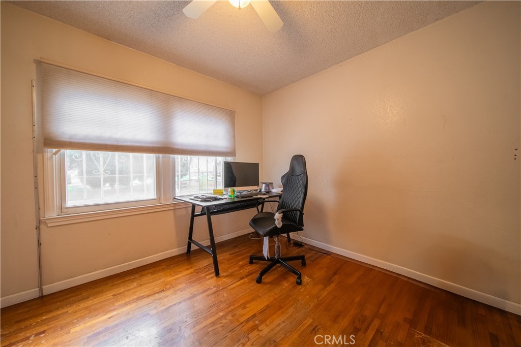 500 South Clymar Avenue Compton, CA 90220 - Photo 8 of 20 a workspace with furniture and a window