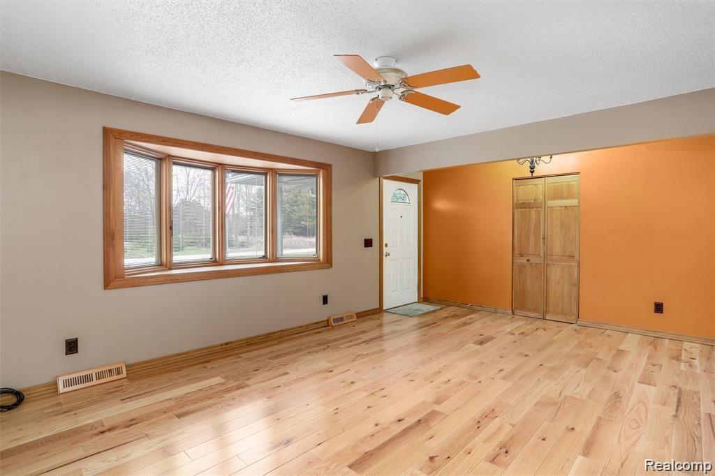 4251 Secor Road Ida, MI 48140 - Photo 15 of 34