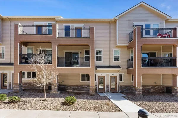 a house view with a outdoor space
