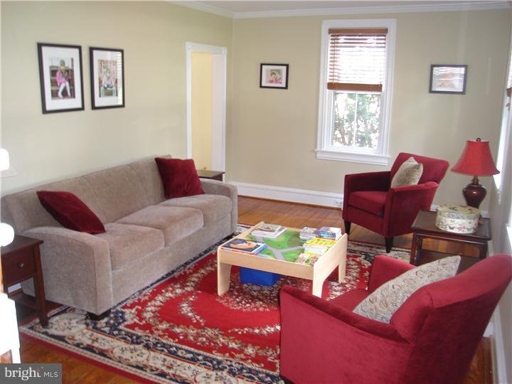 122 Centre Street Haddonfield, NJ 08033 - Photo 2 of 18 Living Room