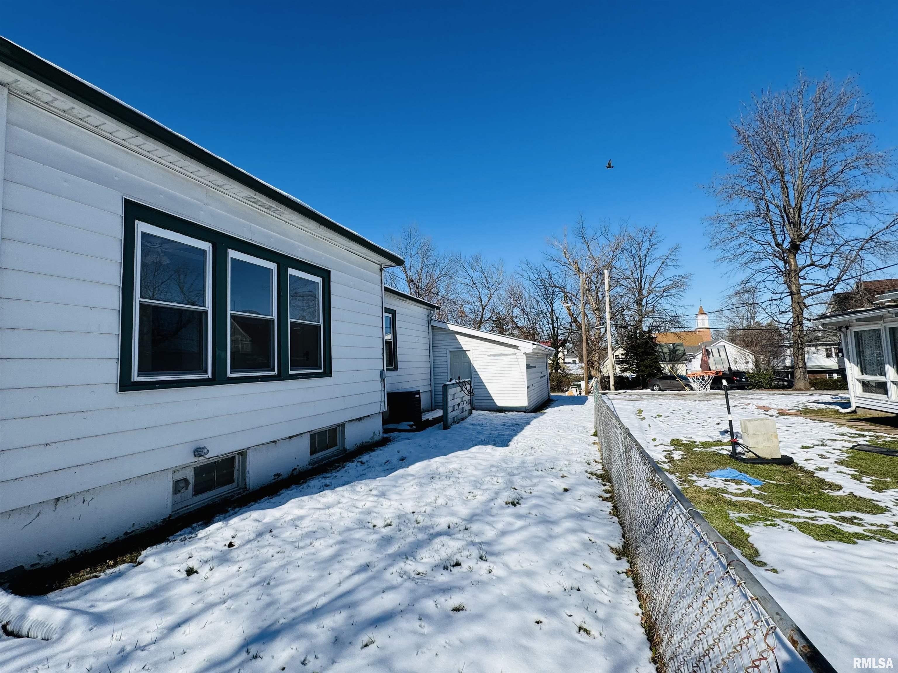 405 South Main Street Anna, IL 62906 - Photo 5 of 35