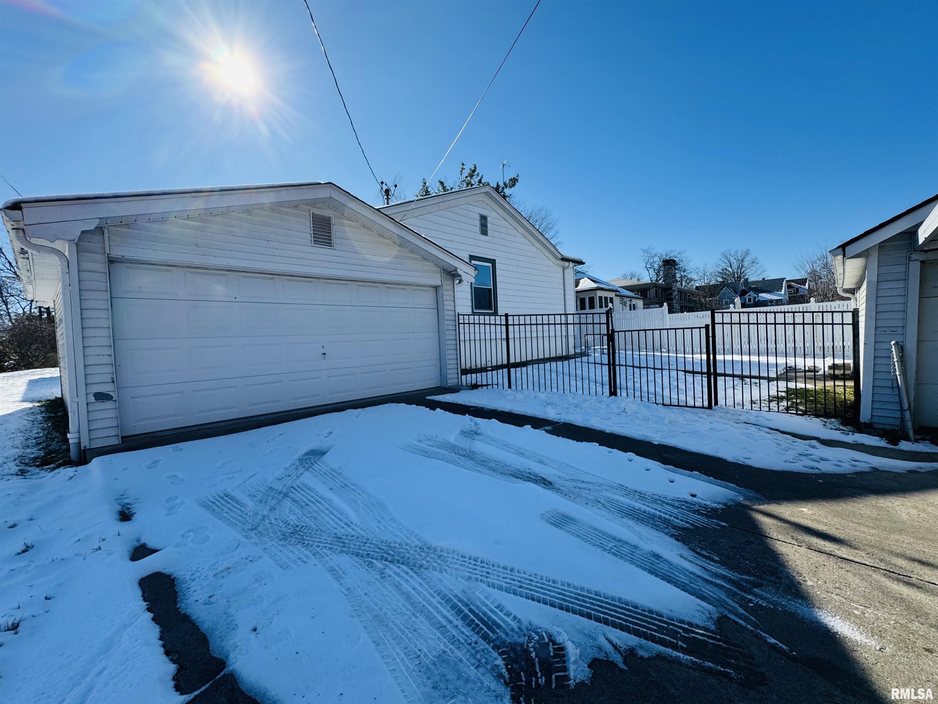 405 South Main Street Anna, IL 62906 - Photo 7 of 35