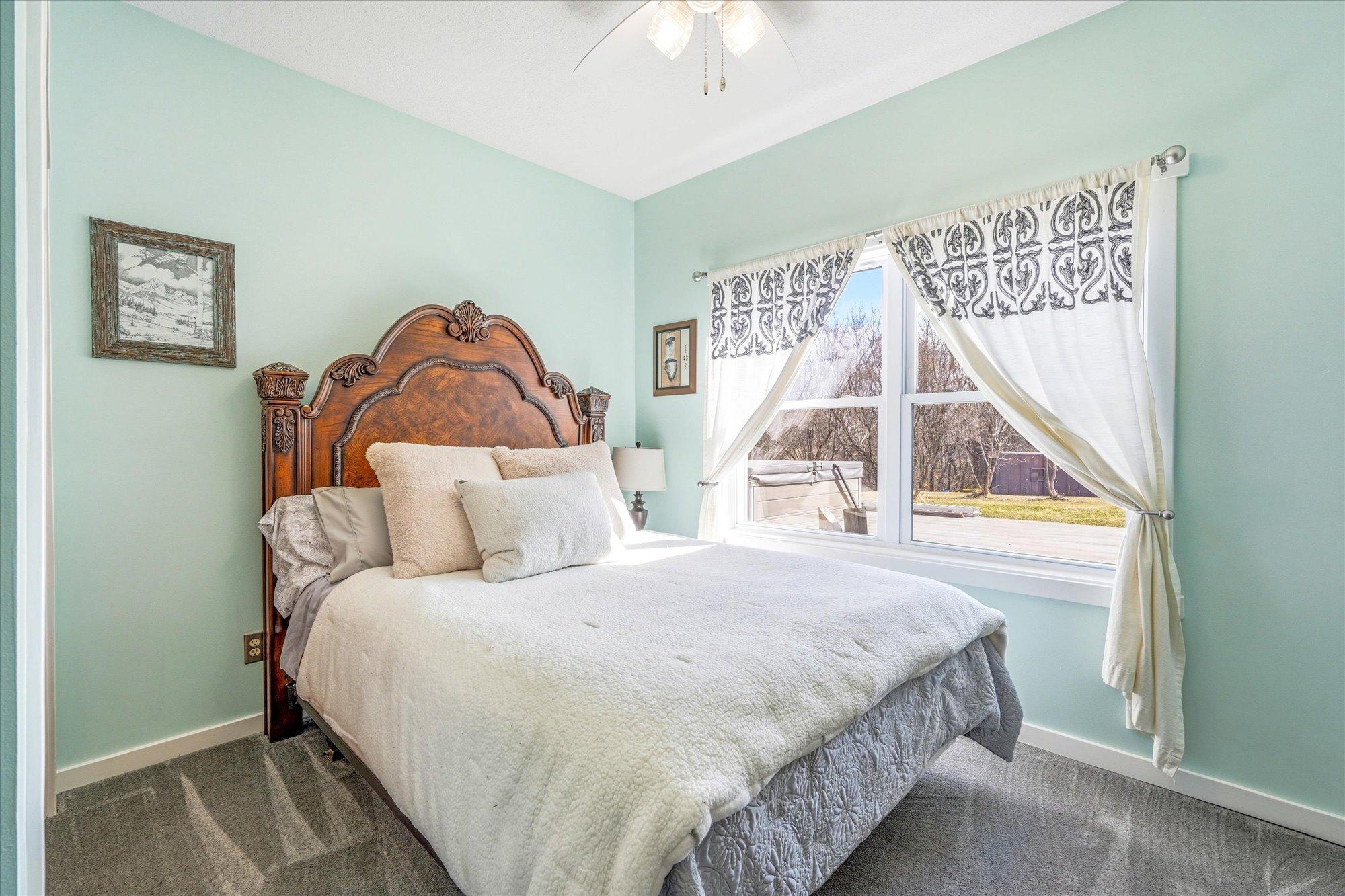 46461 Border Road Cambridge, MN 55008 - Photo 13 of 31