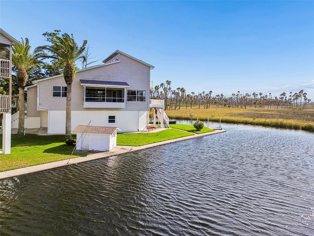 5247 Tropical Point Weeki Wachee, FL 34607 - Photo 8 of 95