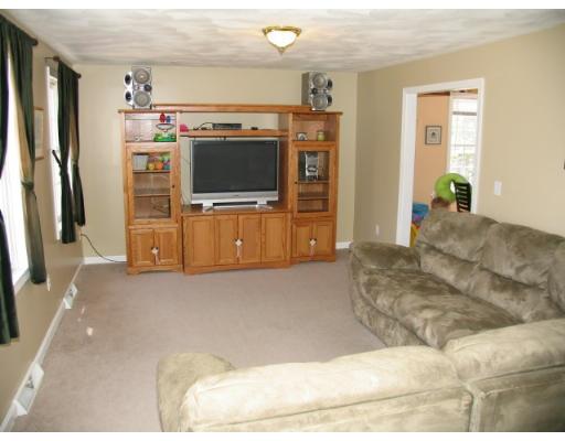 26 Old Cross Road Hubbardston, MA 01452 - Photo 4 of 14 Gallery Image 4