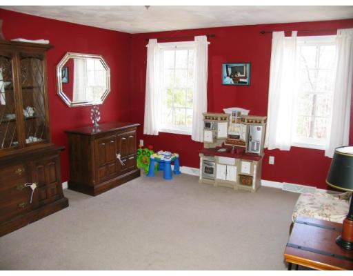 26 Old Cross Road Hubbardston, MA 01452 - Photo 6 of 14 Gallery Image 6
