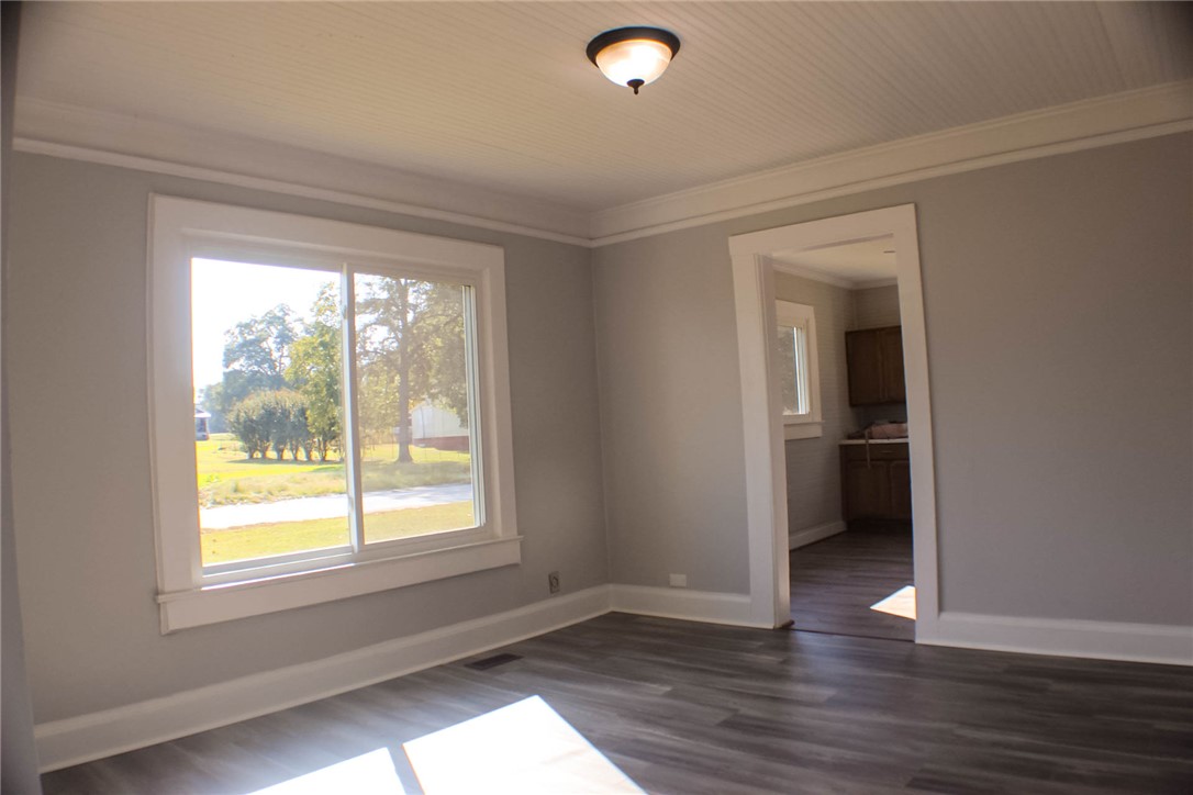 300 Betsy Street Iva, SC 29655 - Photo 8 of 46 Dining Room