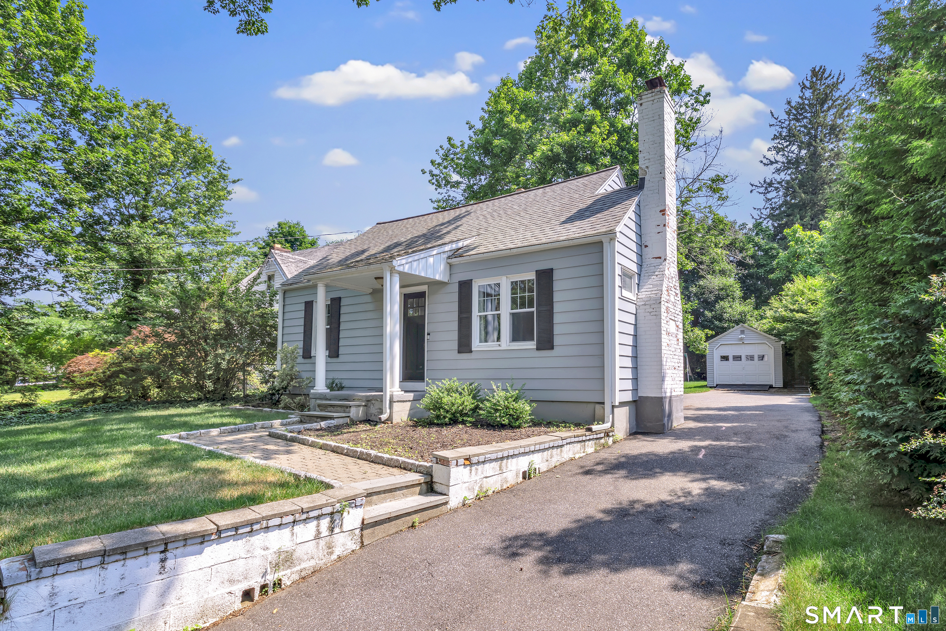 2082 Stratfield Road Fairfield, CT 06825 - Photo 28 of 38