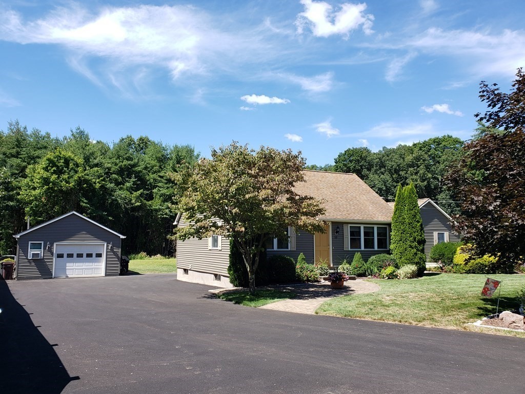 53 Pontoosic Road Westfield, MA 01085 - Photo 5 of 37 Gallery Image 5