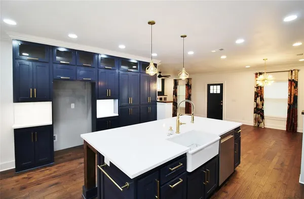 $2,850 | 806 Bryson Street, Waxahachie, TX 75165