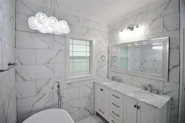 $2,850 | 806 Bryson Street, Waxahachie, TX 75165