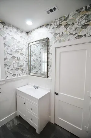 $2,850 | 806 Bryson Street, Waxahachie, TX 75165