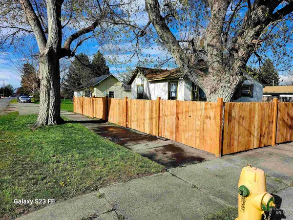 $250,000 | 890 Valley Avenue, Baker City, OR 97814