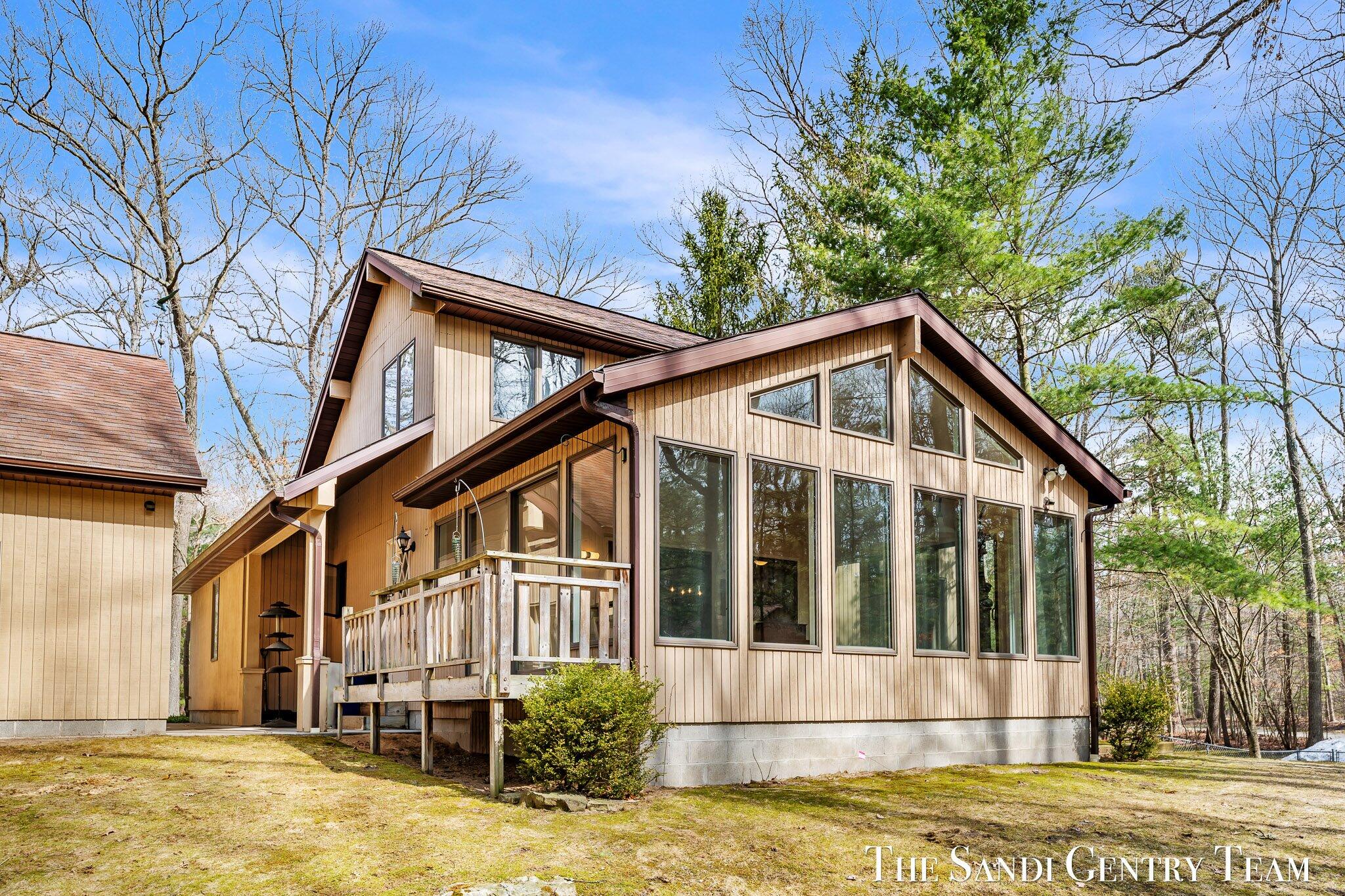 15212 Hickory Street Spring Lake, MI 49456 - Photo 37 of 53 40-AIV00229