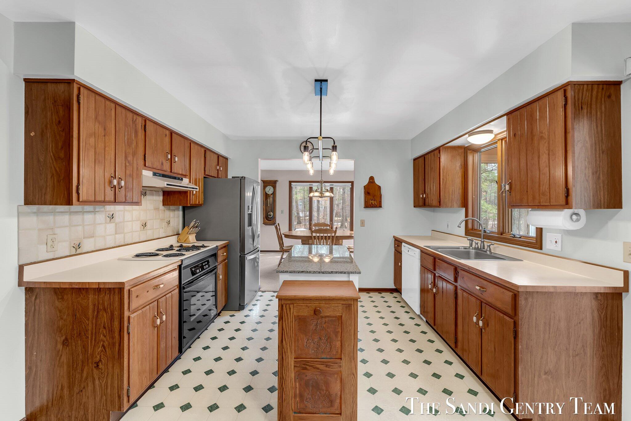 15212 Hickory Street Spring Lake, MI 49456 - Photo 6 of 53 09-AIV00066