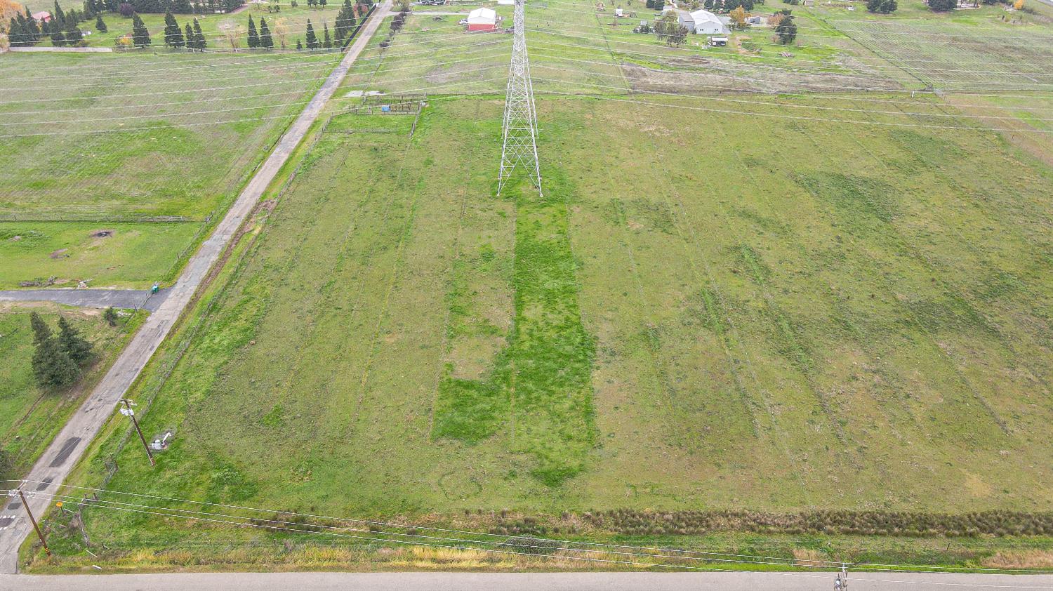 12291 Hobday Road Wilton, CA 95693 - Photo 4 of 14 a view of a yard