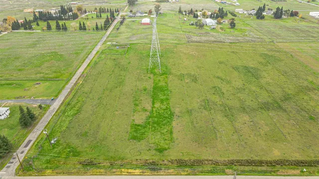 a view of an outdoor space