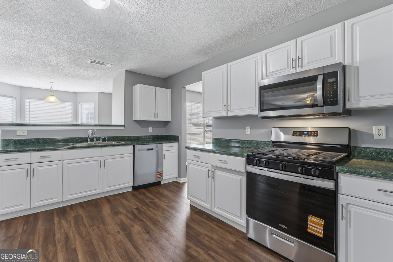 11925 Spring Lake Way Fayetteville, GA 30215 - Photo 10 of 27