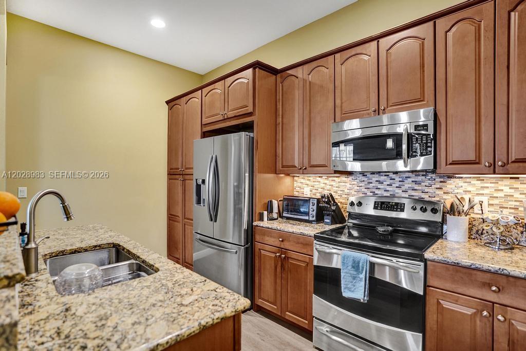 823 Northwest 82nd Lane Boca Raton, FL 33487 - Photo 16 of 105