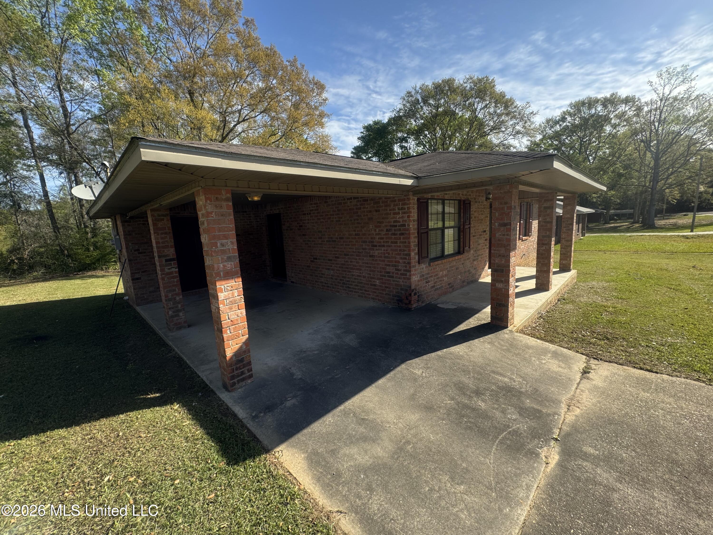 108 A B Thompson St Summit Summit, MS 39666 - Photo 3 of 15 IMG_6673 - Copy - Copy