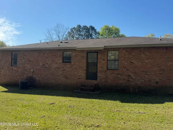 $129,950 | 108 A B Thompson St Summit, Summit, MS 39666