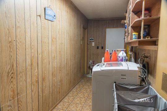 208 West Rader Avenue Ridgecrest, CA 93555 - Photo 15 of 18 a utility room with dryer and washer