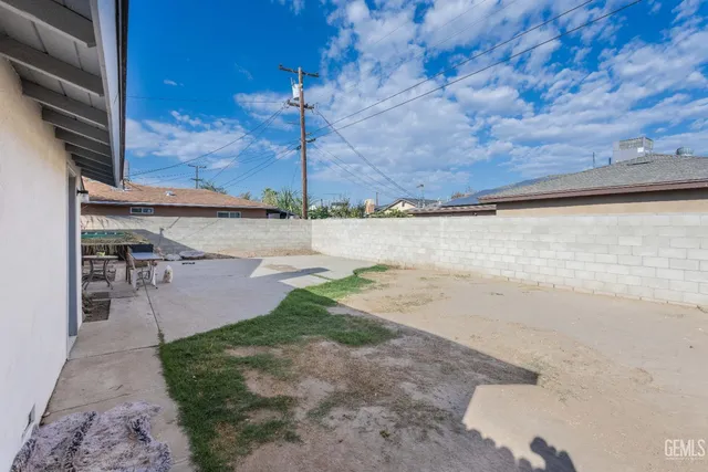 $319,999 | Undisclosed Address, Bakersfield, CA 93304