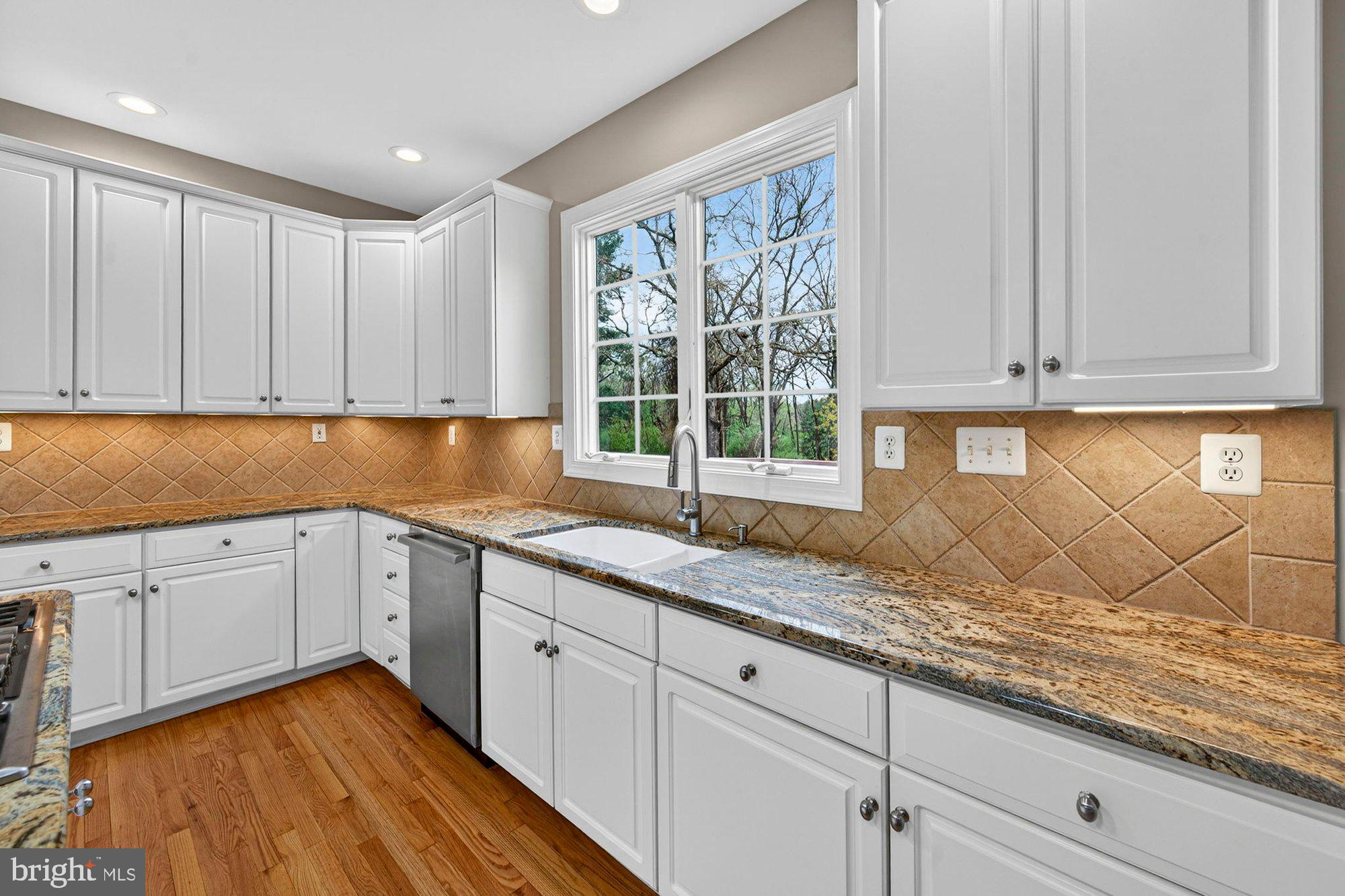 1702 Landon Hill Road Vienna, VA 22182 - Photo 19 of 111