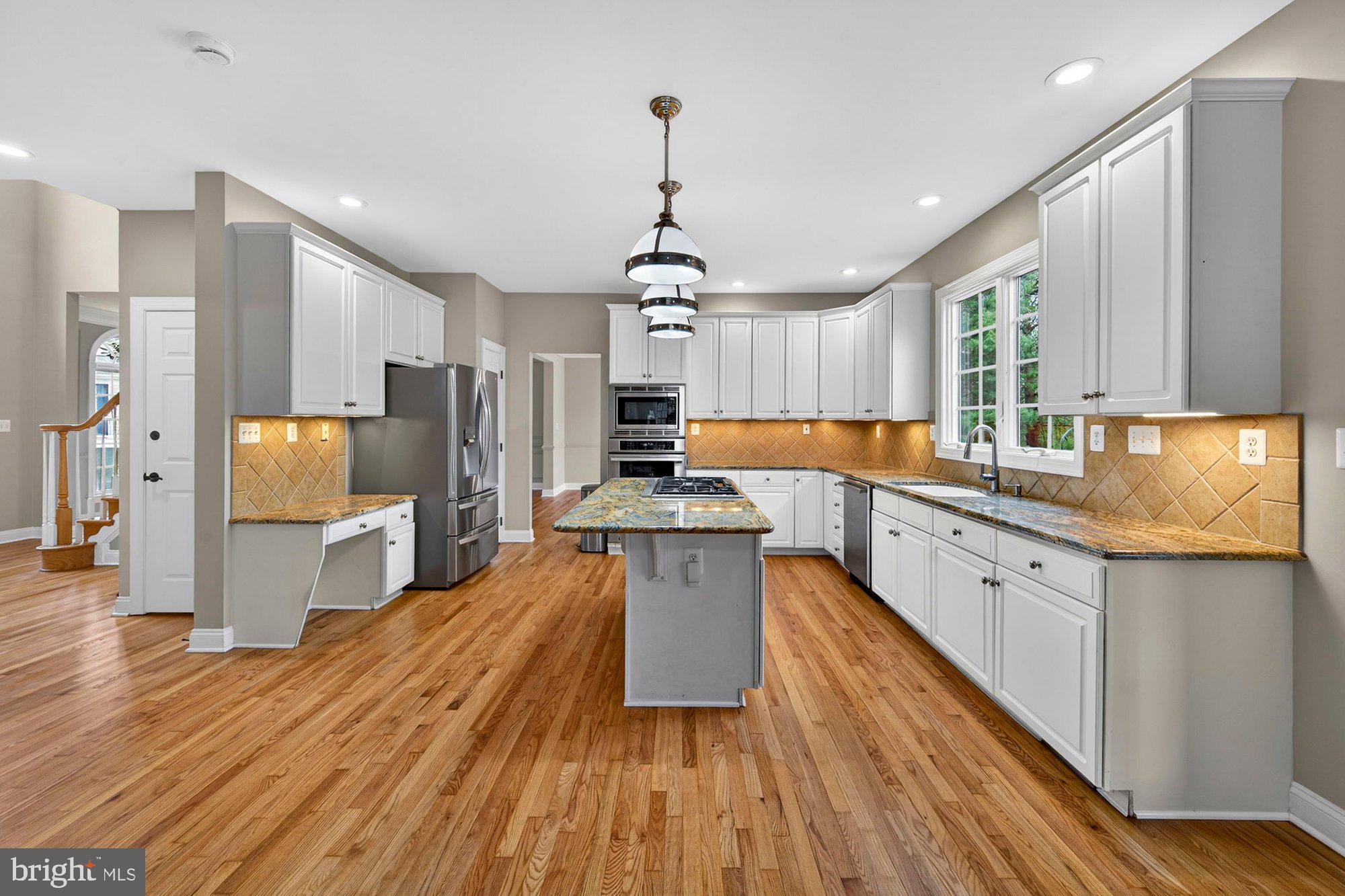 1702 Landon Hill Road Vienna, VA 22182 - Photo 3 of 111