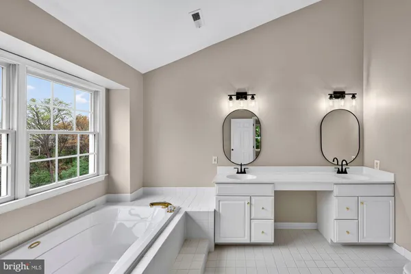 $1,500,000 | 1702 Landon Hill Road, Vienna, VA 22182