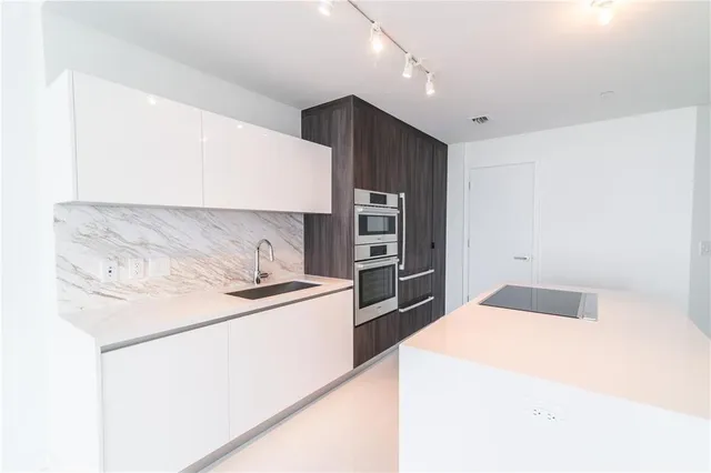 $4,350 | 851 Northeast 1st Avenue, Unit 3500, Miami, FL 33132