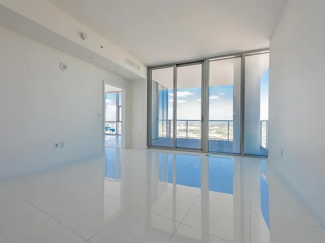 $4,350 | 851 Northeast 1st Avenue, Unit 3500, Miami, FL 33132