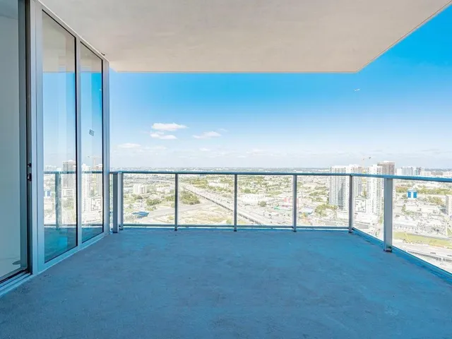 $4,350 | 851 Northeast 1st Avenue, Unit 3500, Miami, FL 33132