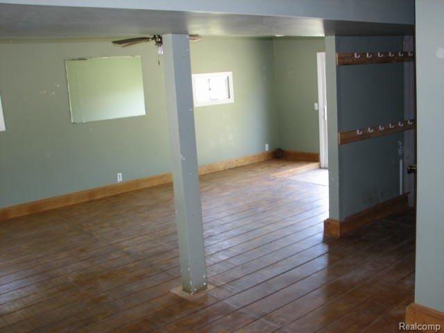 4440 Torrey Road Flint, MI 48507 - Photo 6 of 8 Family Room