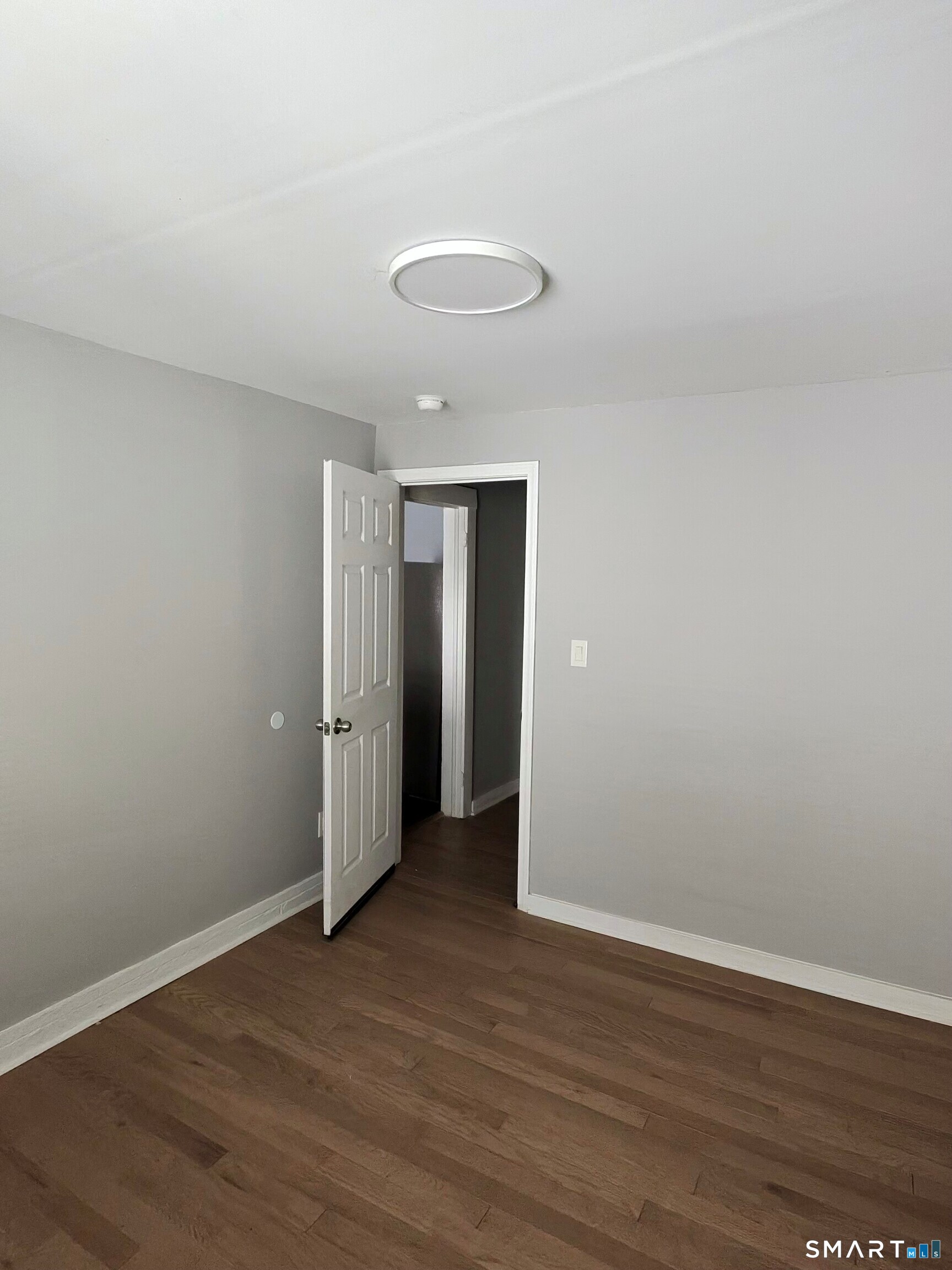 982 Pembroke Street, Unit 2L Bridgeport, CT 06608 - Photo 5 of 13 Bedroom 1