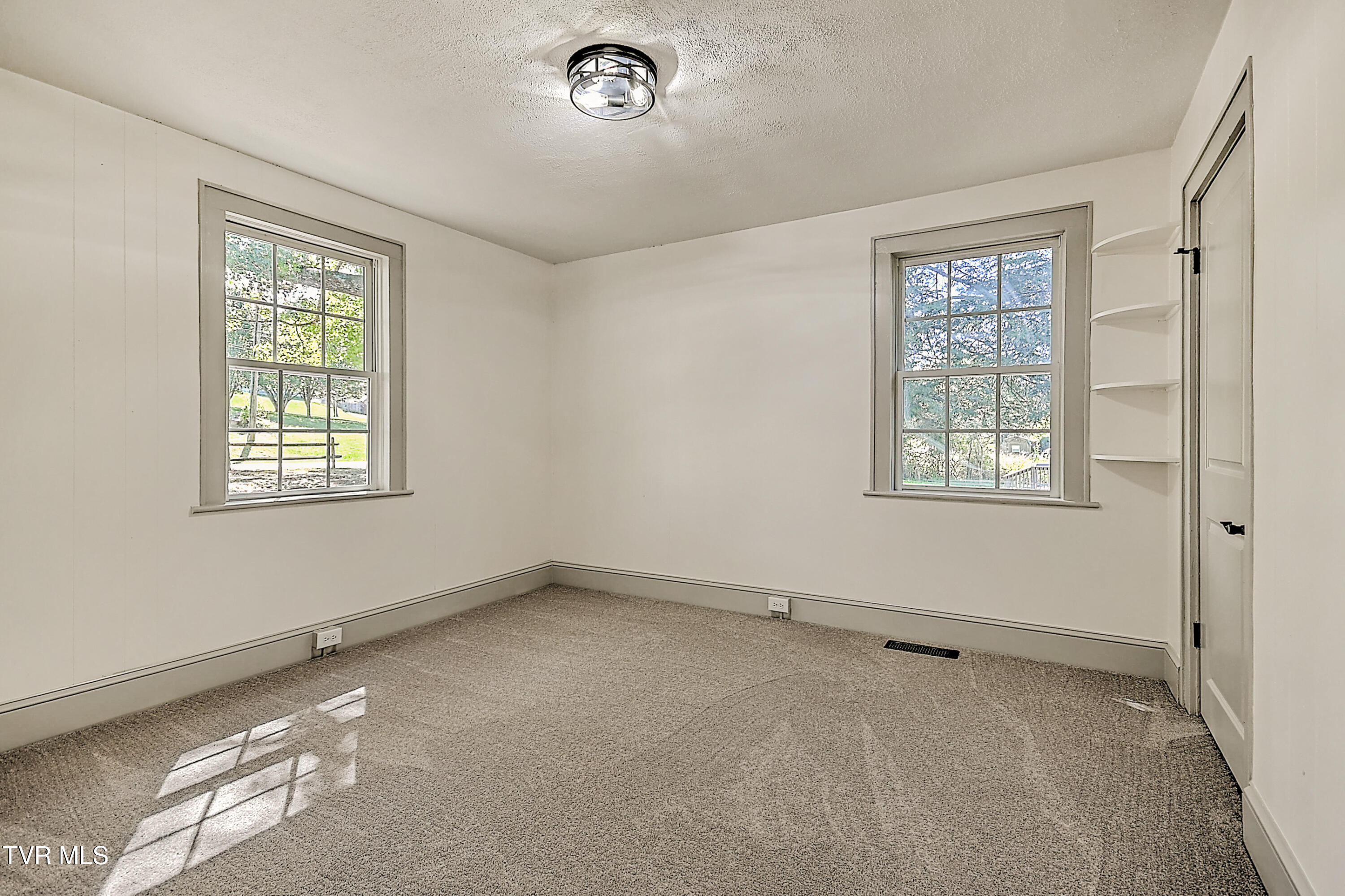 496 Pleasant Grove Road Bluff City, TN 37618 - Photo 11 of 39 496 Pleasant Grove KB-25