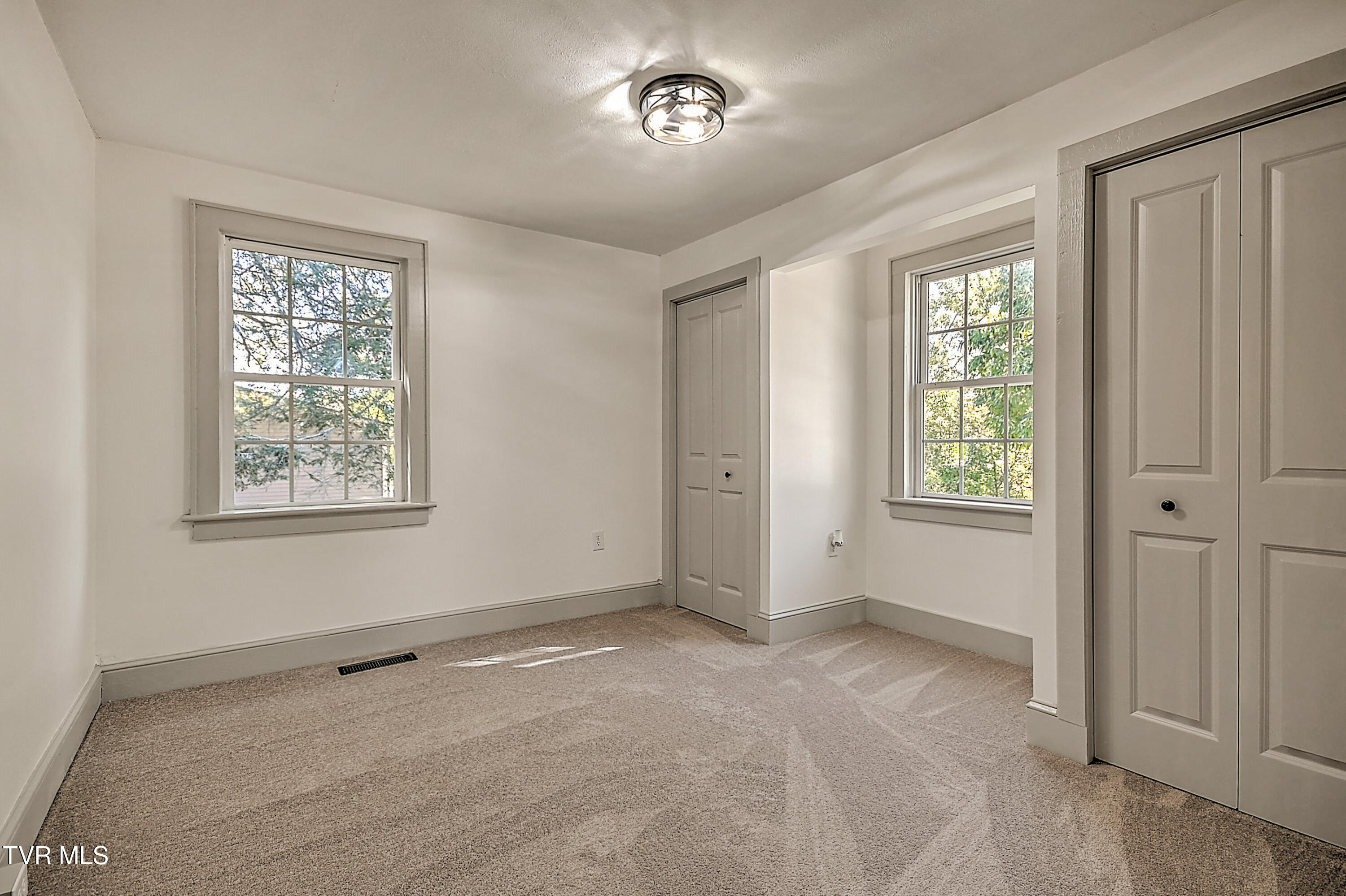 496 Pleasant Grove Road Bluff City, TN 37618 - Photo 19 of 39 496 Pleasant Grove KB-35