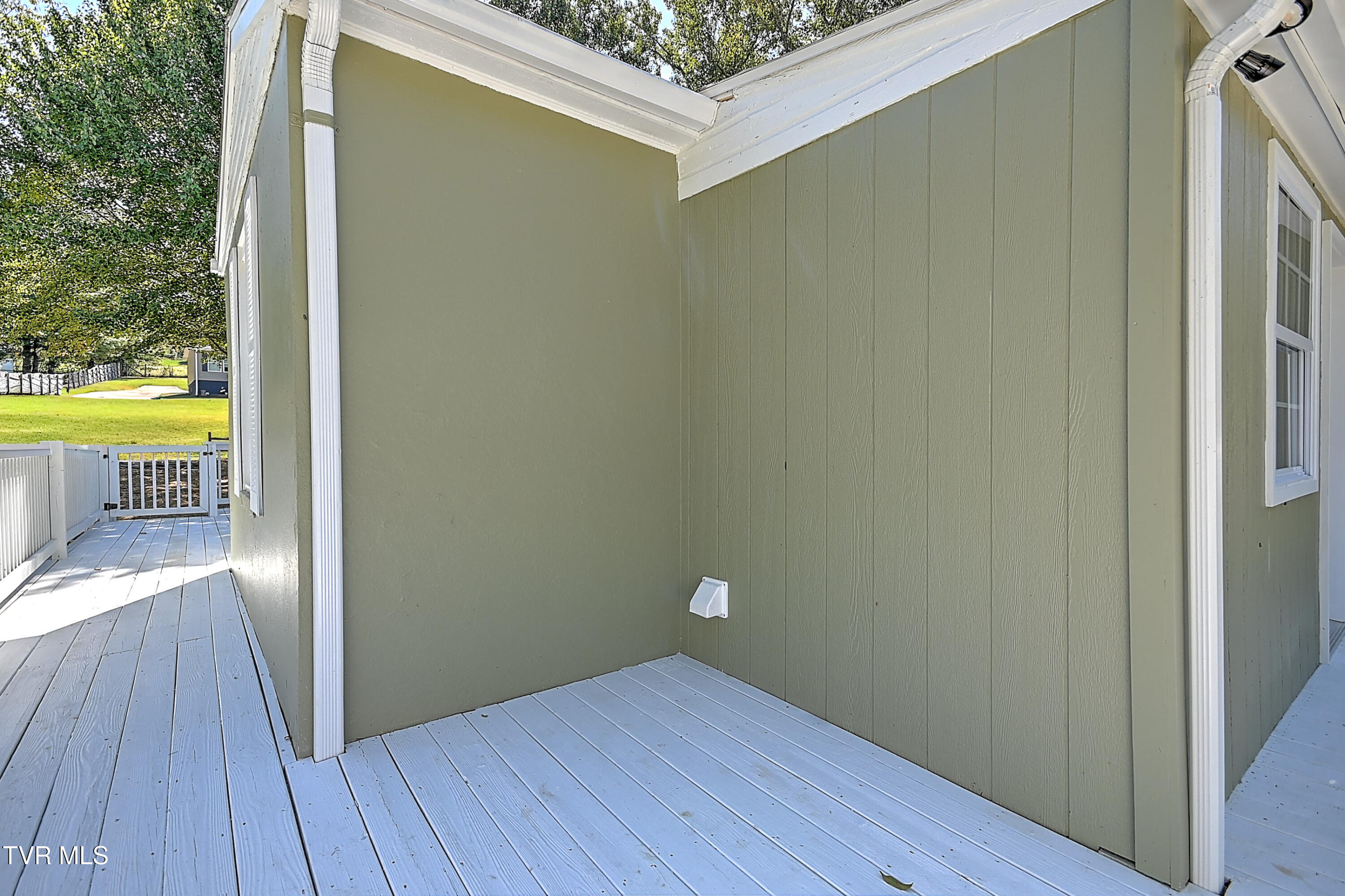 496 Pleasant Grove Road Bluff City, TN 37618 - Photo 33 of 39 496 Pleasant Grove KB-44