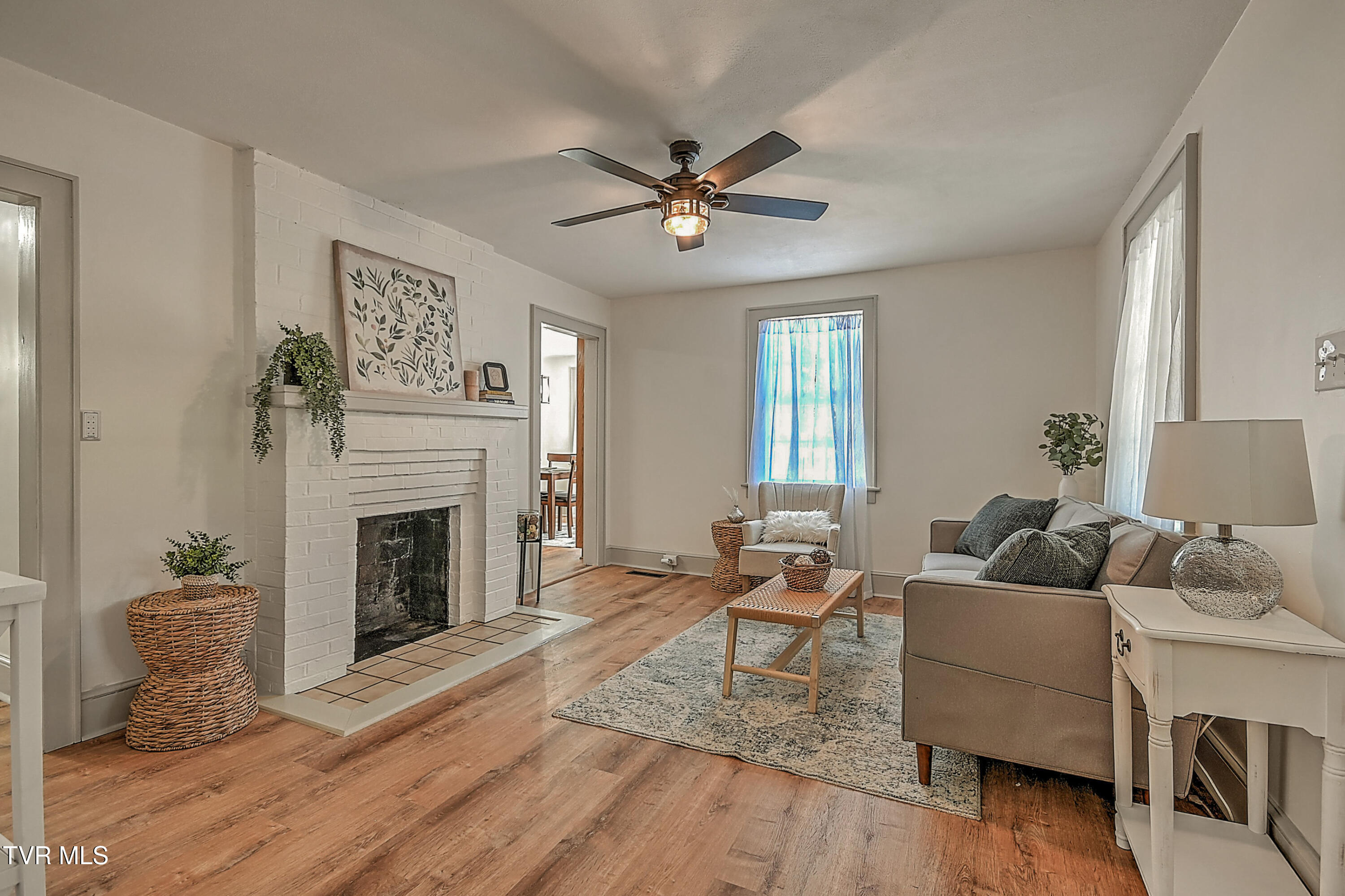 496 Pleasant Grove Road Bluff City, TN 37618 - Photo 8 of 39 496 Pleasant Grove KB-29