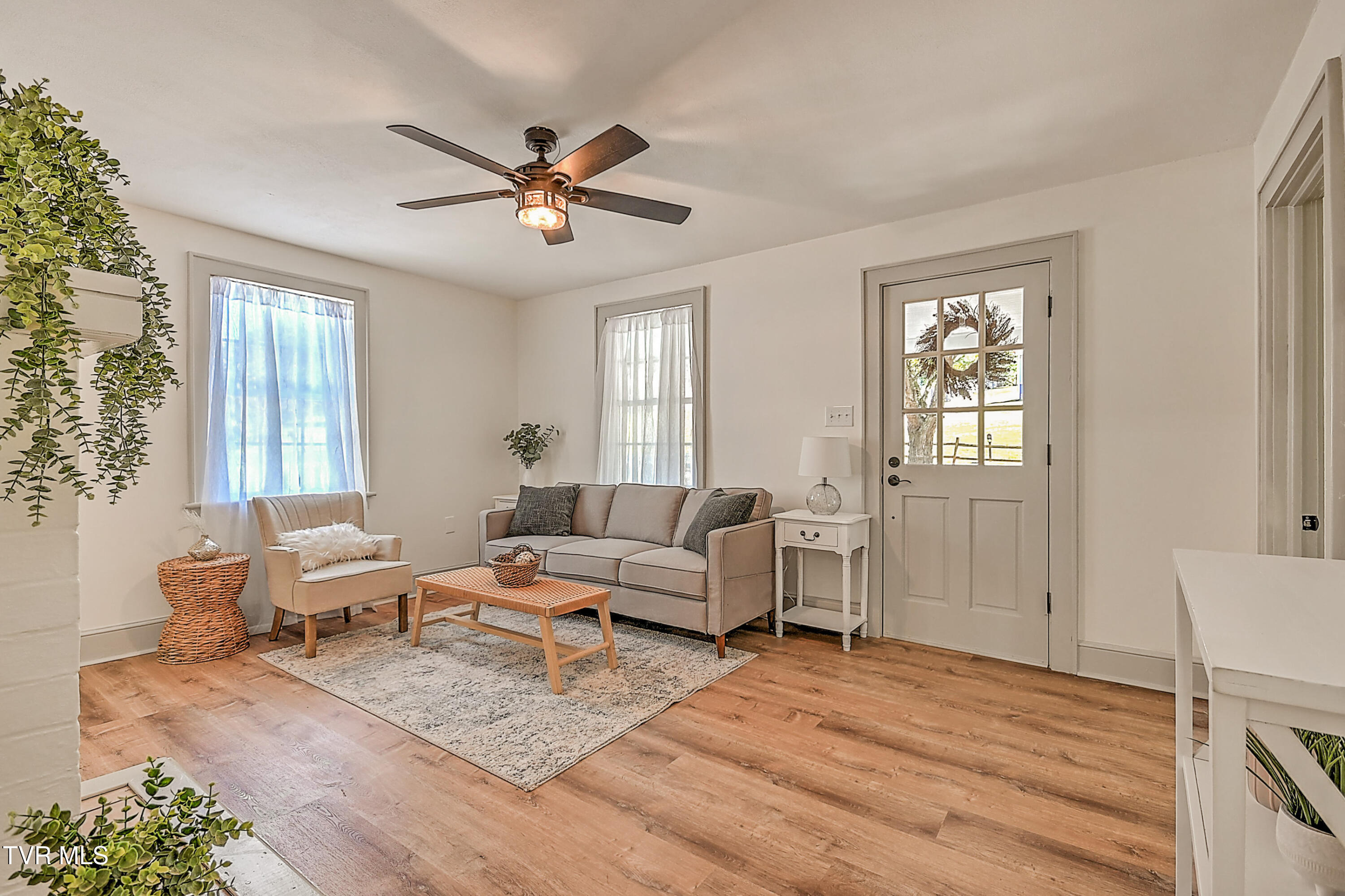 496 Pleasant Grove Road Bluff City, TN 37618 - Photo 10 of 39 496 Pleasant Grove KB-31