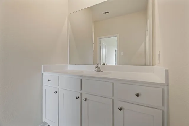 $2,170 | 15870 Berry Hl Drive, Conroe, TX 77303