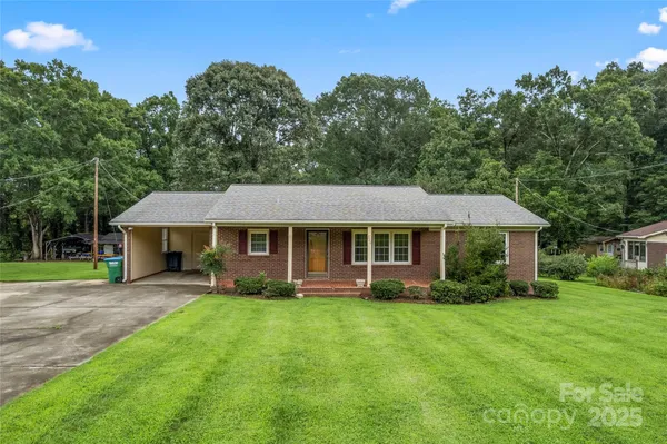 $299,000 | 320 Forest Park Drive, Denton, NC 27239