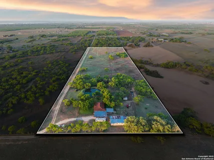 $599,000 | 4416 County Road 117, Floresville, TX 78114