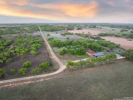 $599,000 | 4416 County Road 117, Floresville, TX 78114