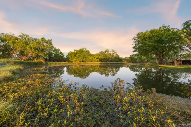 $599,000 | 4416 County Road 117, Floresville, TX 78114