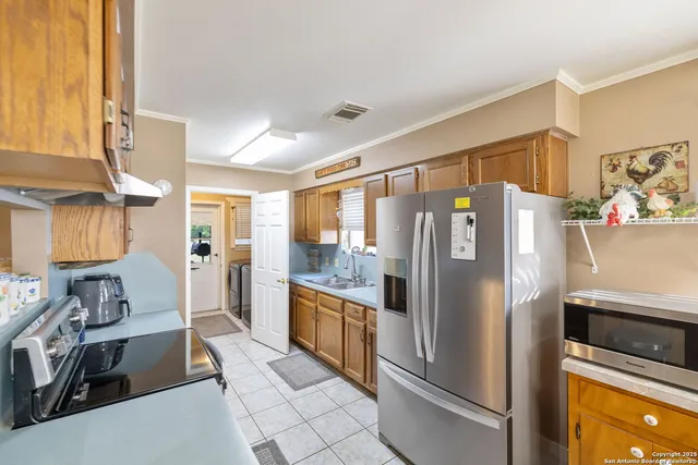 $599,000 | 4416 County Road 117, Floresville, TX 78114