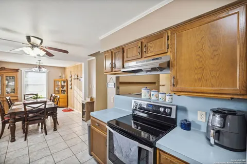 $599,000 | 4416 County Road 117, Floresville, TX 78114