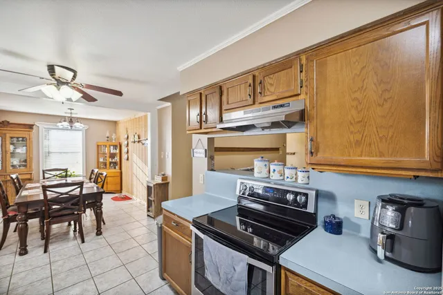 $599,000 | 4416 County Road 117, Floresville, TX 78114