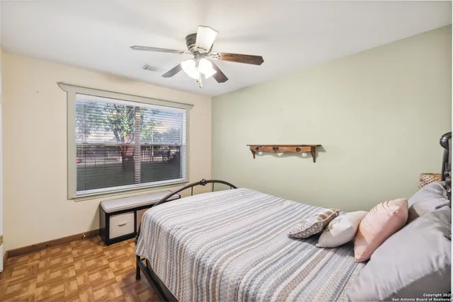 $599,000 | 4416 County Road 117, Floresville, TX 78114