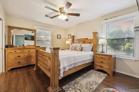 $599,000 | 4416 County Road 117, Floresville, TX 78114